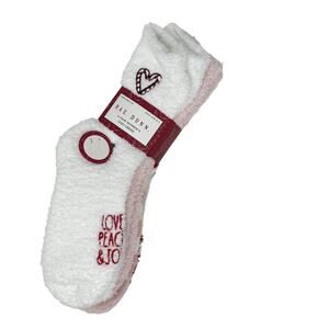 NWT Rae Dunn Cozy Fuzzy Crew Socks White Pink 4-Pair Pack Holiday Christmas OS